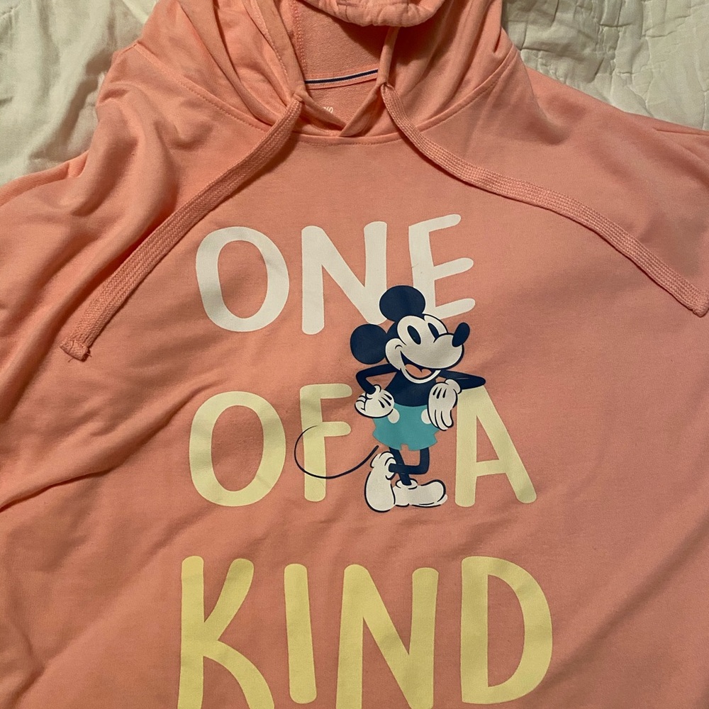 Disney shortsleeved sweatshirt